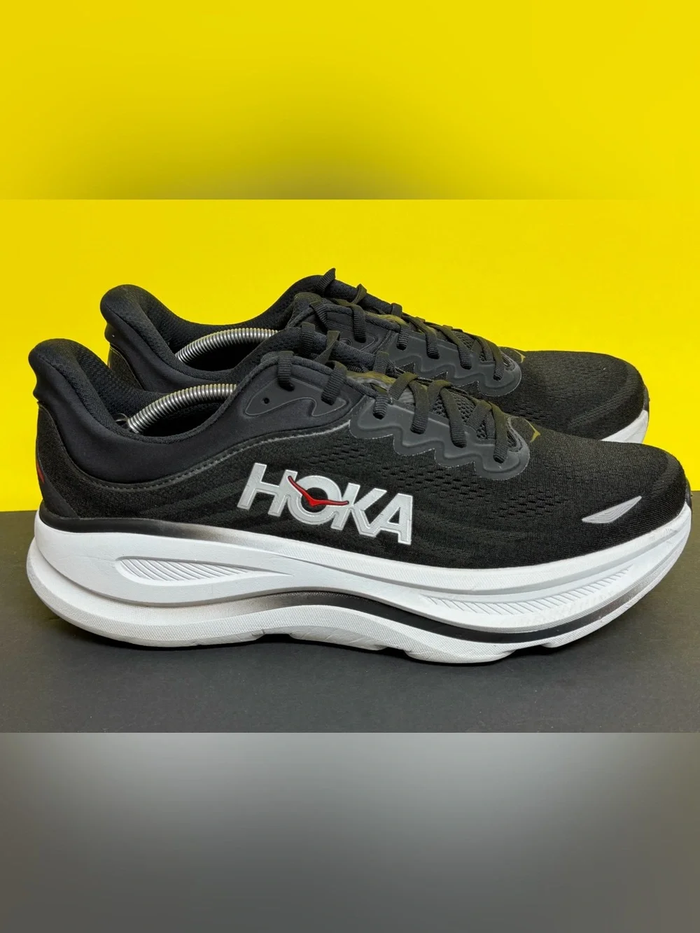 Hoka One One Bondi 9 Men's Size 13D Black/Vermillion Running Shoes BARELY WORN
